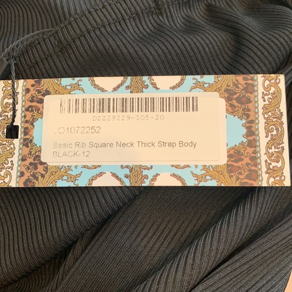 Black Boohoo bodysuit - Picture 3 of 5